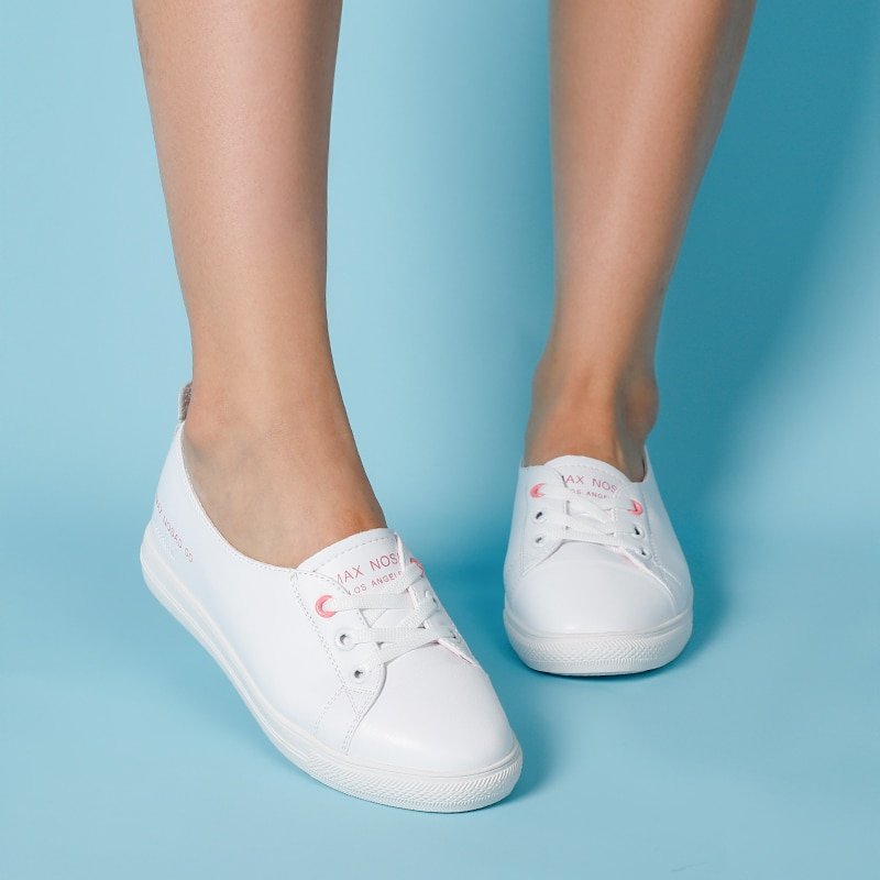 womens white flats size 7