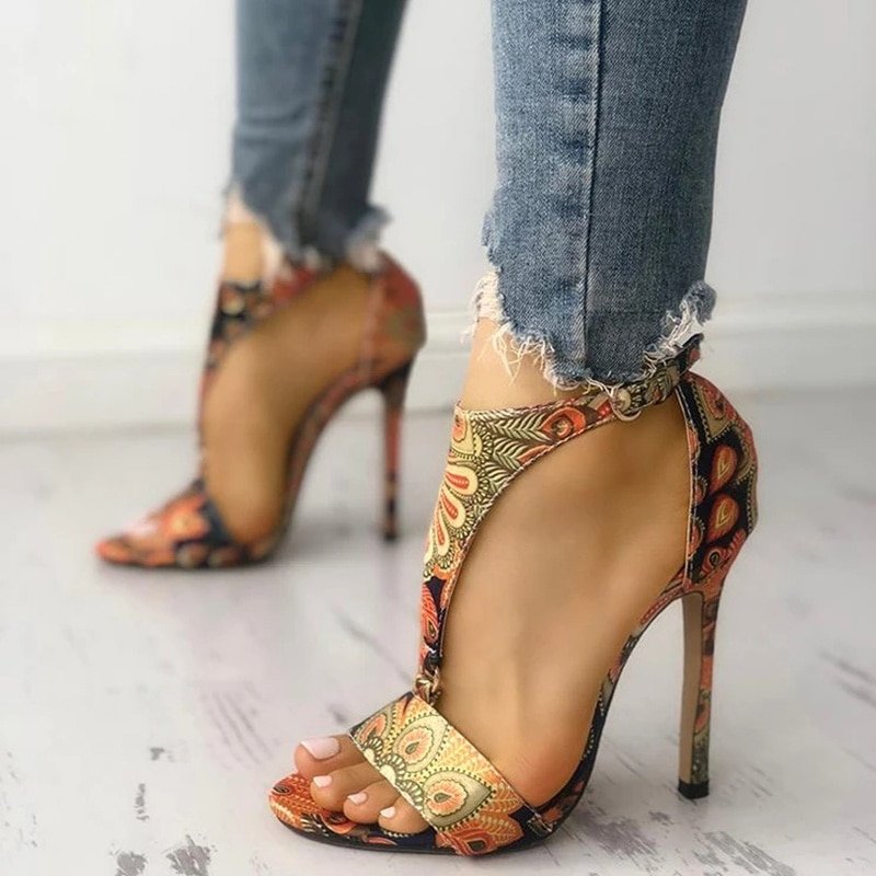 closed toe shoes for summer